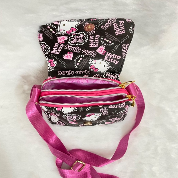 $20 Super Cute Hello Kitty with Writing Black Hand/Body Bag with Double Zipper - Picture 4 of 5